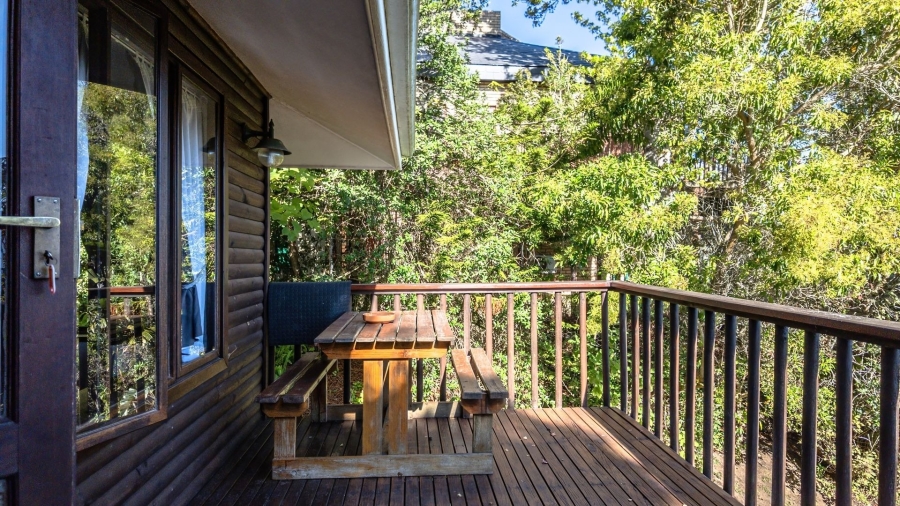 7 Bedroom Property for Sale in Paradise Western Cape